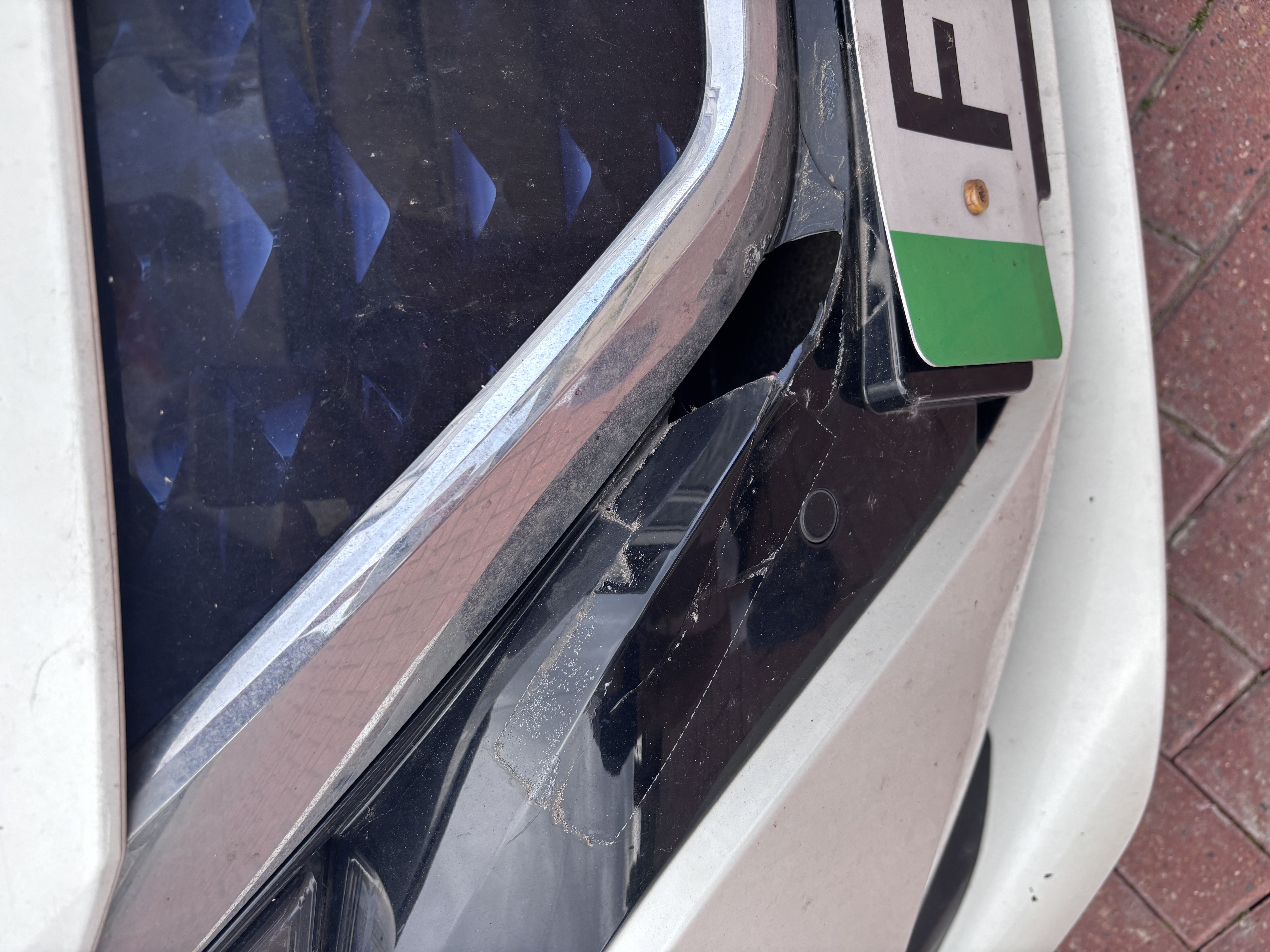Electric Vehicle Parts: NISSAN Leaf ze1